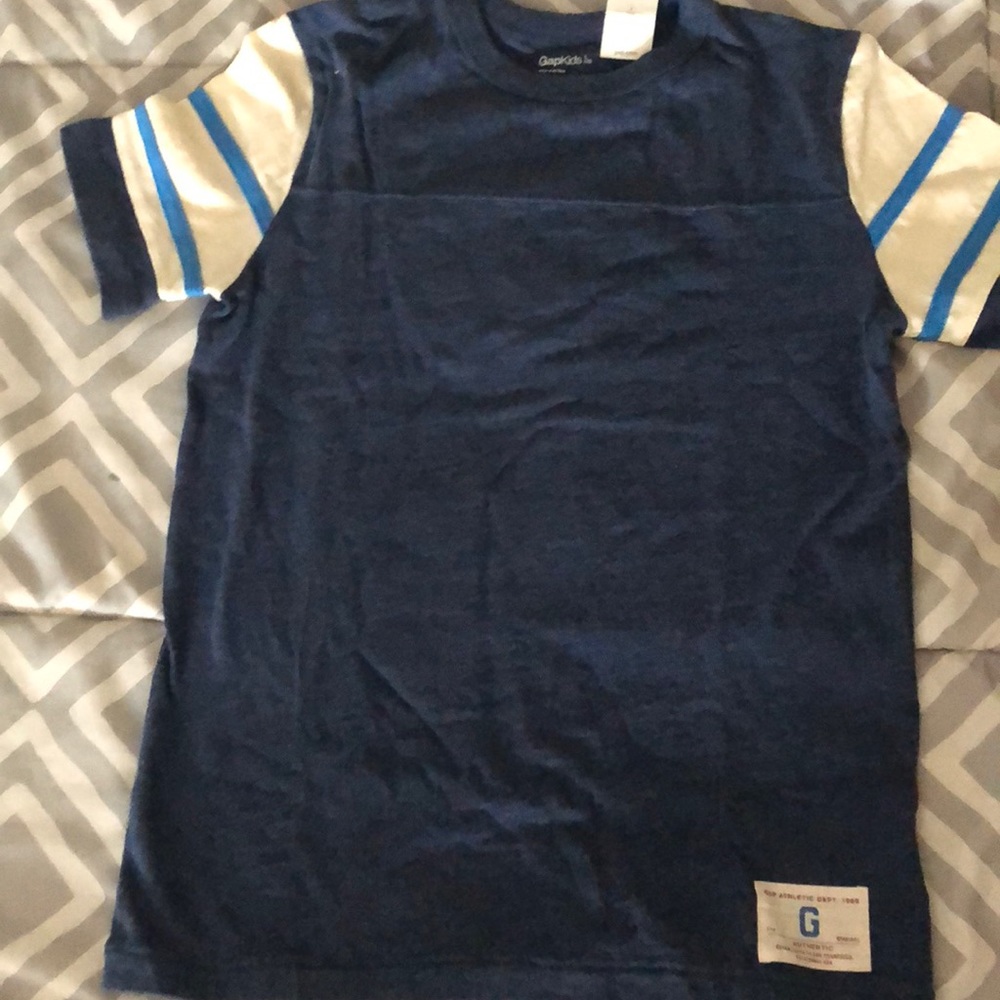 Boys size 10 blue gap shirt.